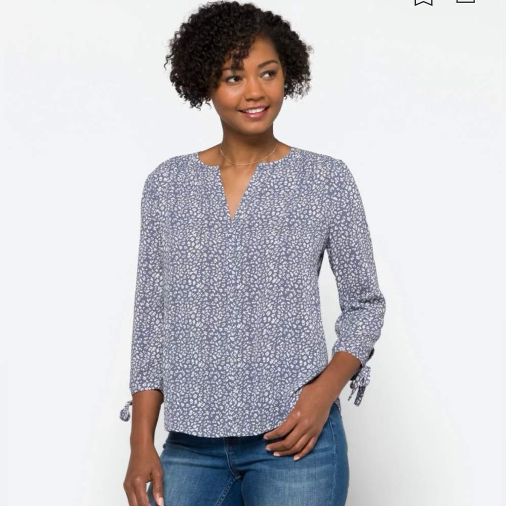 Monday fun blouse 3/4 sleeve w/ ties blue and white pattern - Size M